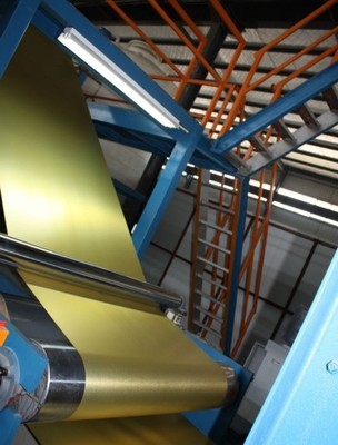 江蘇鑫美新材料科技 專注金屬拉絲加工，詳解拉絲鋁卷的價(jià)格、廠家與產(chǎn)品應(yīng)用